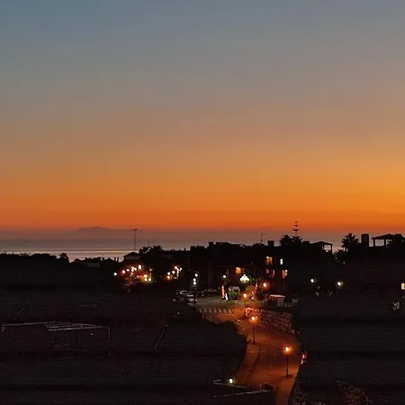 Atico Con Vistas Al Mar Y Terrazas En Cabopino Playa Apartment Marbella